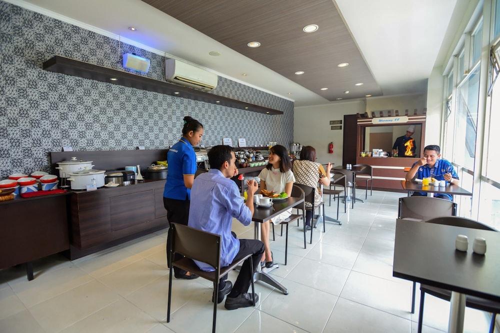 Hotel 88 Embong Kenongo - Kayun By Wh Surabaya Exterior photo