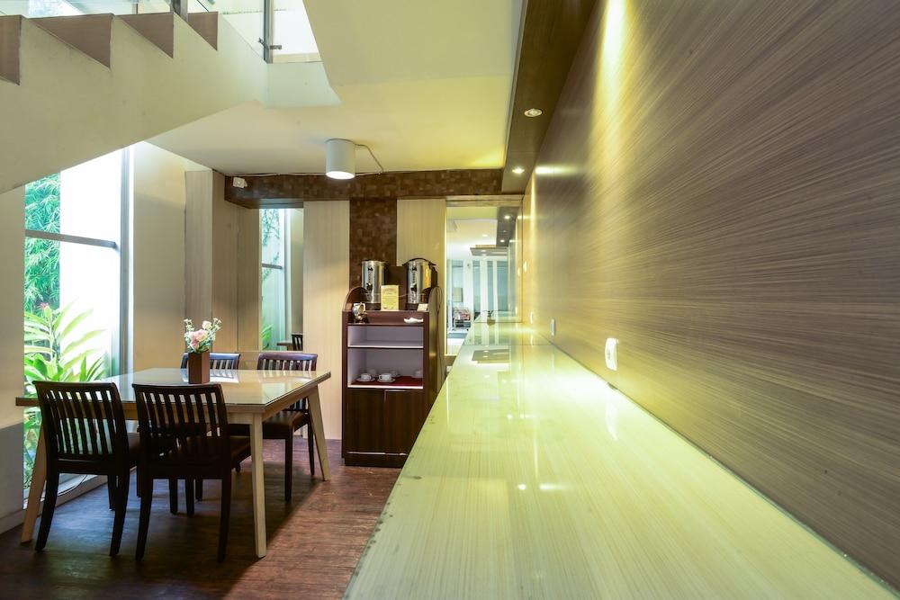 Hotel 88 Embong Kenongo - Kayun By Wh Surabaya Exterior photo
