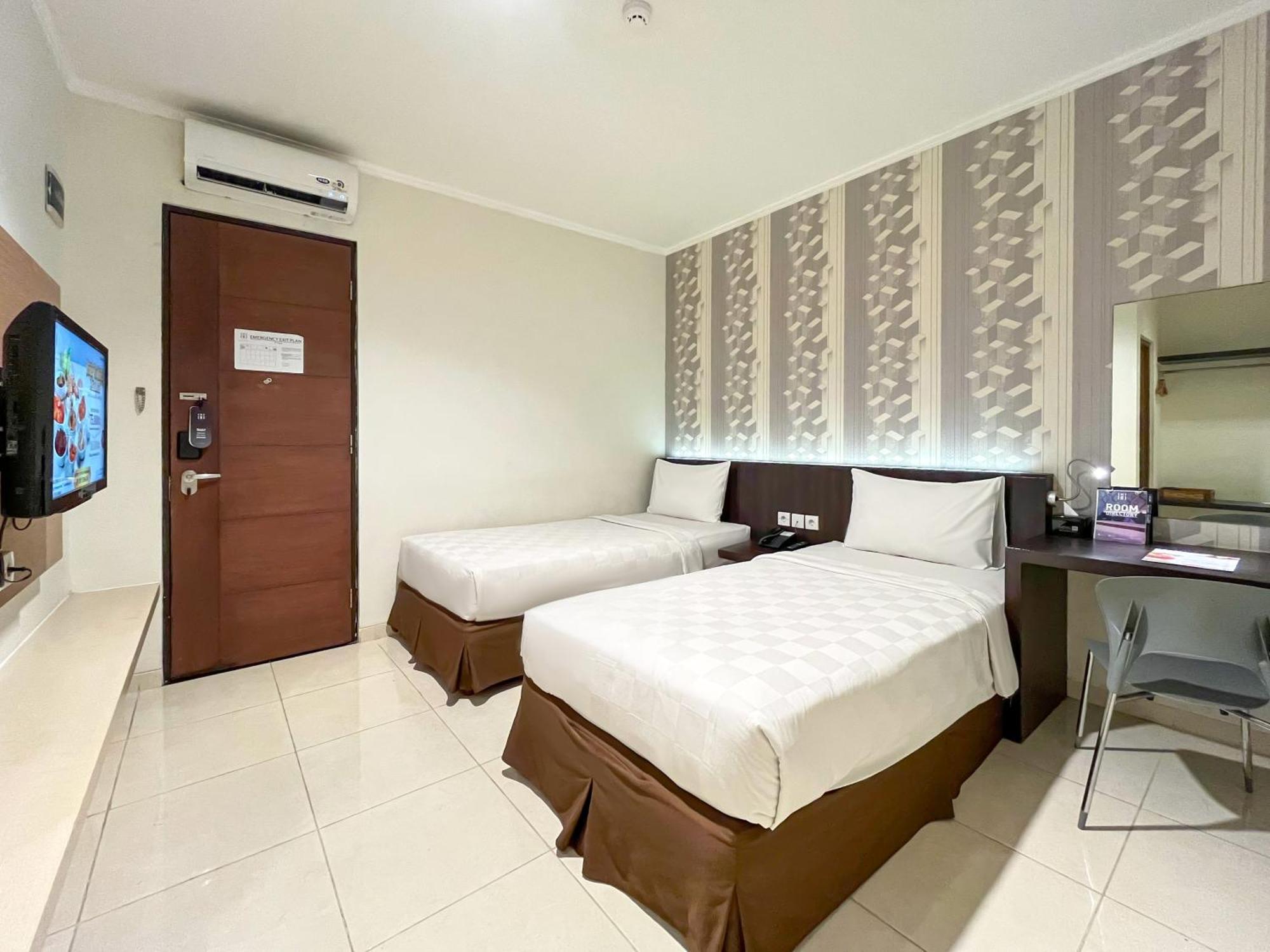 Hotel 88 Embong Kenongo - Kayun By Wh Surabaya Exterior photo